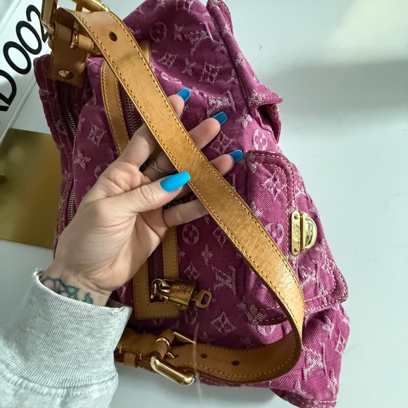 🌈SALE⭐️ Louis Vuitton Monogram Denim Baggy Shoulder Bag in Popular Pink - Picture 13 of 13